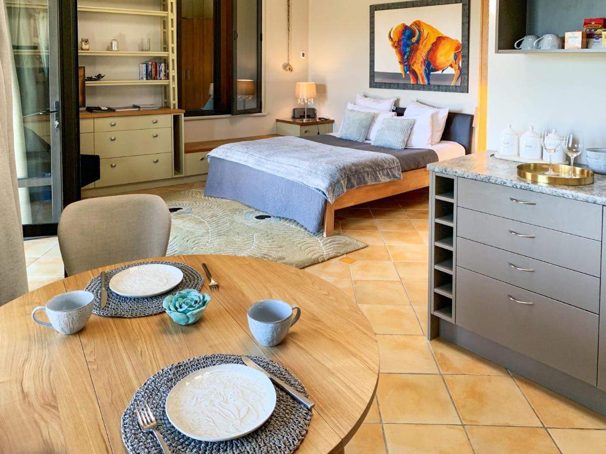 Windhover Suites Tasman Экстерьер фото