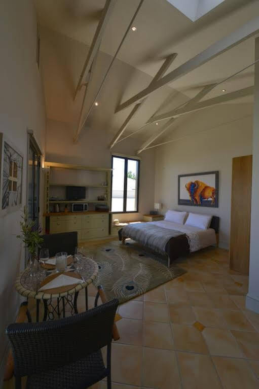 Windhover Suites Tasman Экстерьер фото